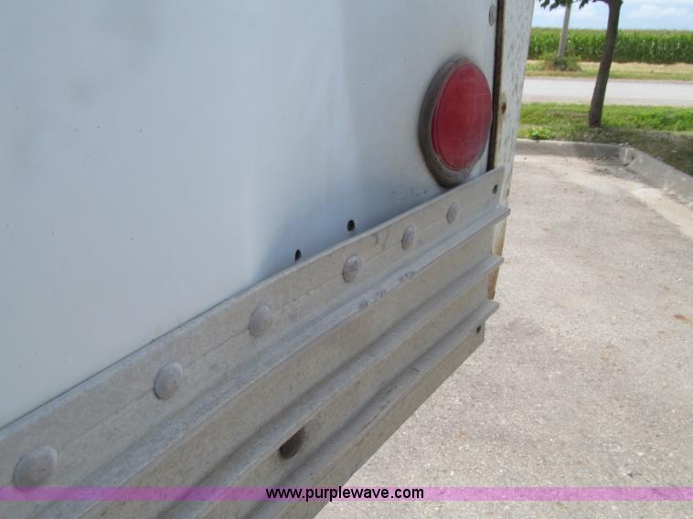 image for item D7462 2006 Ford F650 XL Super Duty box truck