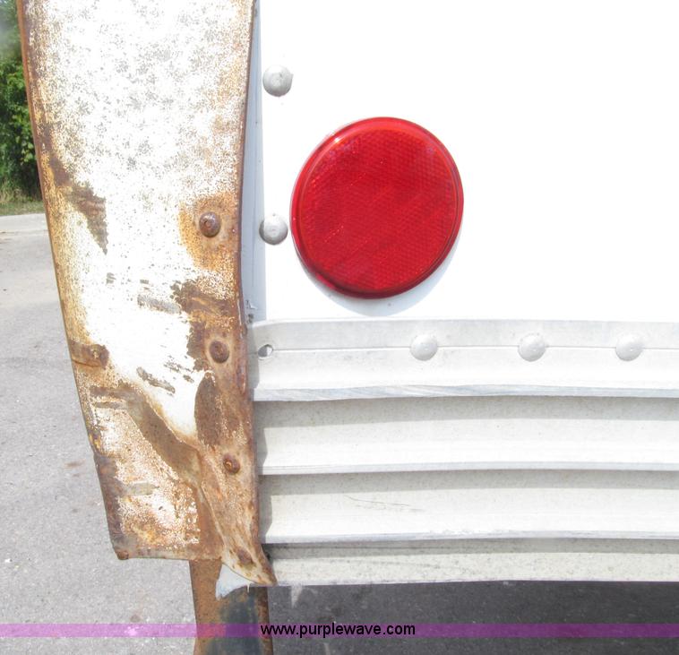 image for item D7462 2006 Ford F650 XL Super Duty box truck