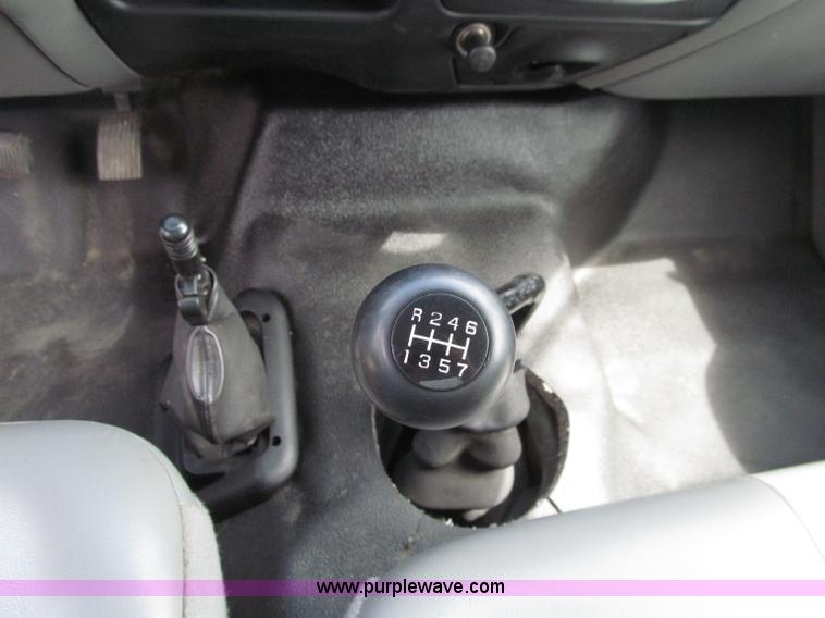 image for item D7462 2006 Ford F650 XL Super Duty box truck