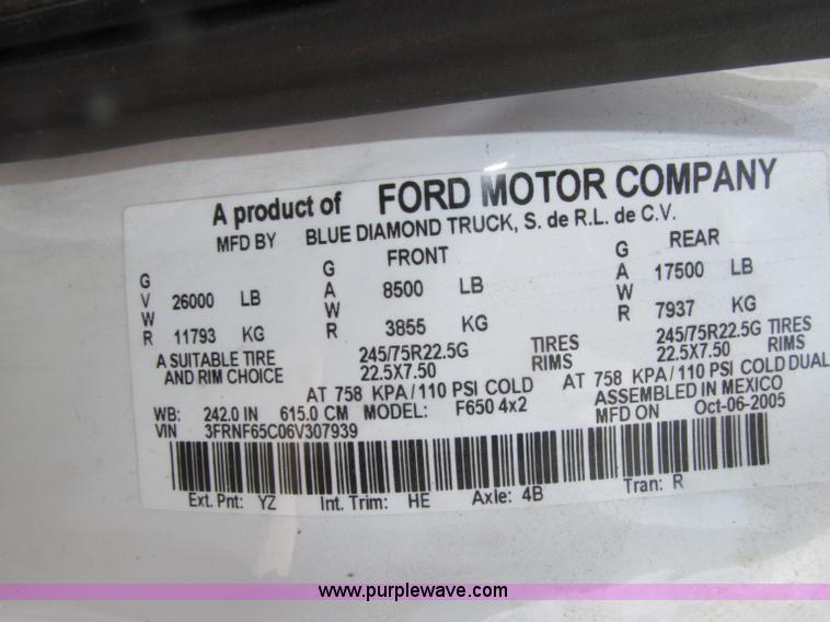 image for item D7462 2006 Ford F650 XL Super Duty box truck