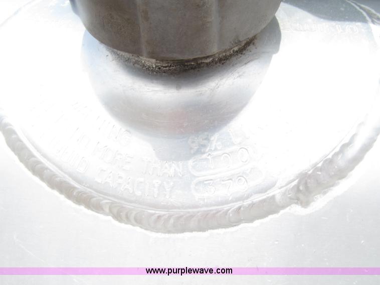 image for item D7463 2005 Freightliner Business Class M2 truck cab and chassis