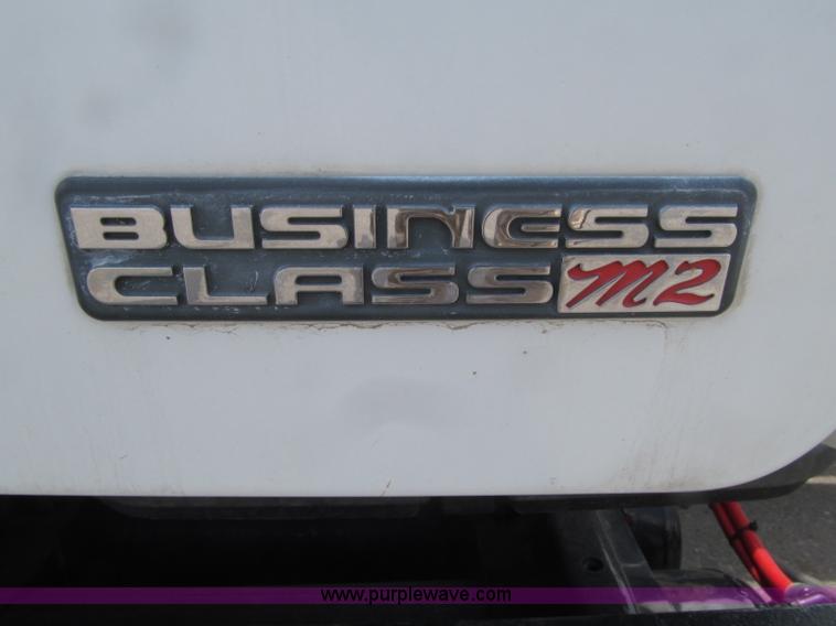 image for item D7463 2005 Freightliner Business Class M2 truck cab and chassis