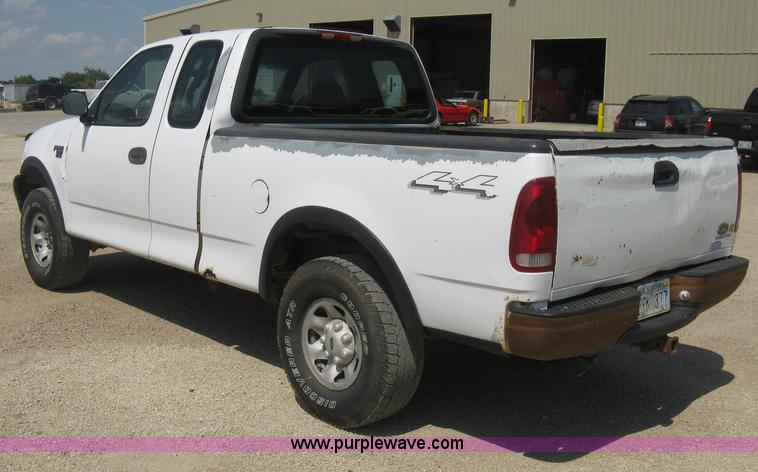 image for item D8459 2001 Ford F150 XL SuperCab pickup truck