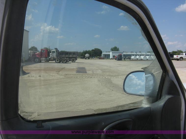 image for item D8459 2001 Ford F150 XL SuperCab pickup truck