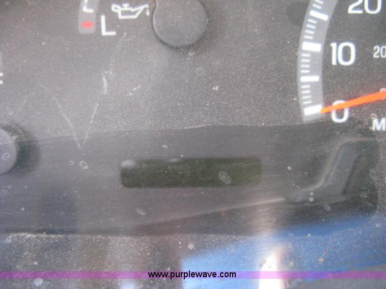 image for item D8459 2001 Ford F150 XL SuperCab pickup truck