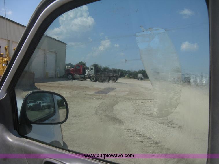 image for item D8459 2001 Ford F150 XL SuperCab pickup truck