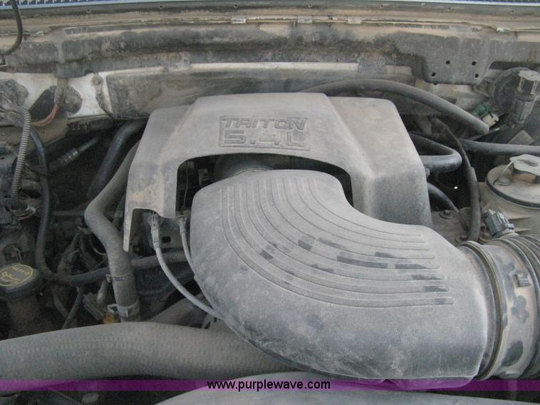 image for item D8459 2001 Ford F150 XL SuperCab pickup truck