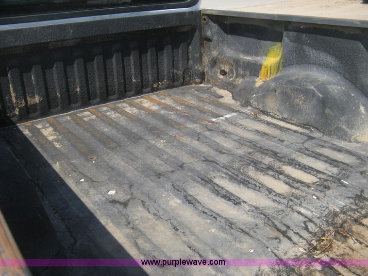 image for item D8459 2001 Ford F150 XL SuperCab pickup truck