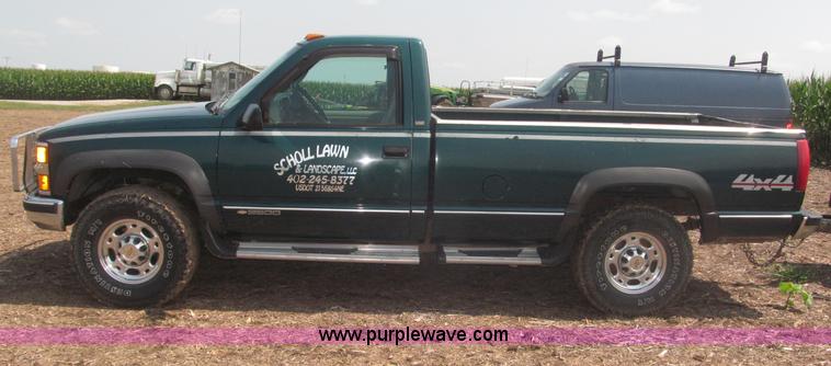 image for item F7078 1998 Chevrolet Silverado 3500 pickup truck