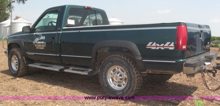 image for item F7078 1998 Chevrolet Silverado 3500 pickup truck