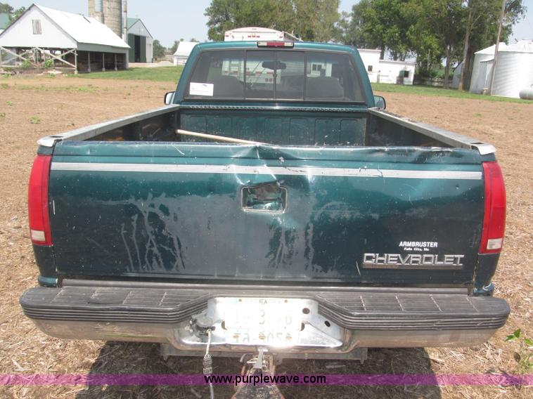 image for item F7078 1998 Chevrolet Silverado 3500 pickup truck