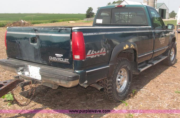 image for item F7078 1998 Chevrolet Silverado 3500 pickup truck