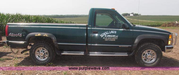 image for item F7078 1998 Chevrolet Silverado 3500 pickup truck
