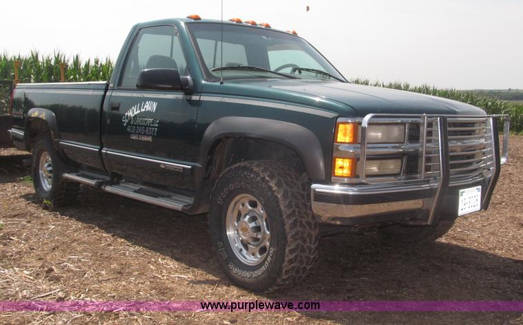 image for item F7078 1998 Chevrolet Silverado 3500 pickup truck