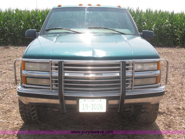 image for item F7078 1998 Chevrolet Silverado 3500 pickup truck