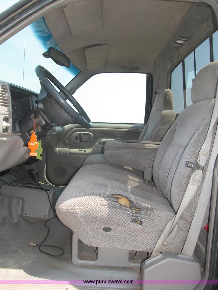 image for item F7078 1998 Chevrolet Silverado 3500 pickup truck