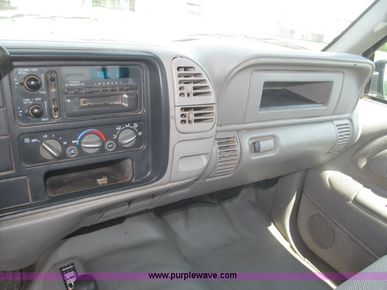 image for item F7078 1998 Chevrolet Silverado 3500 pickup truck
