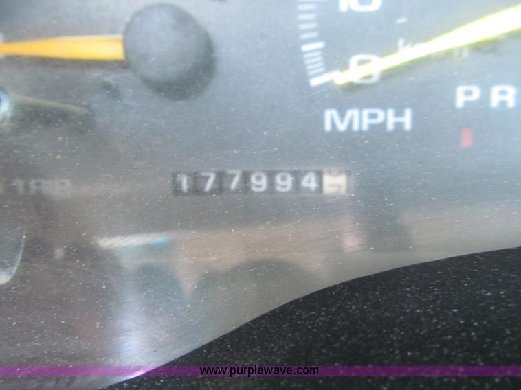 image for item F7078 1998 Chevrolet Silverado 3500 pickup truck