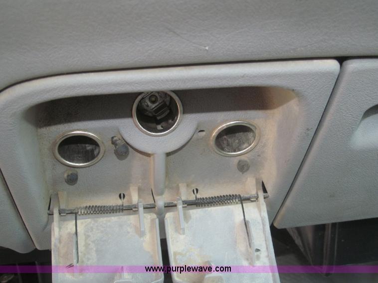 image for item F7078 1998 Chevrolet Silverado 3500 pickup truck