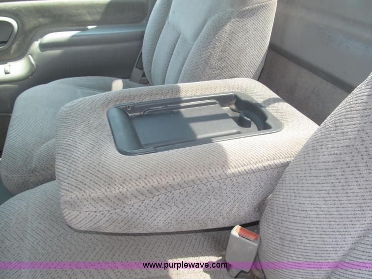 image for item F7078 1998 Chevrolet Silverado 3500 pickup truck