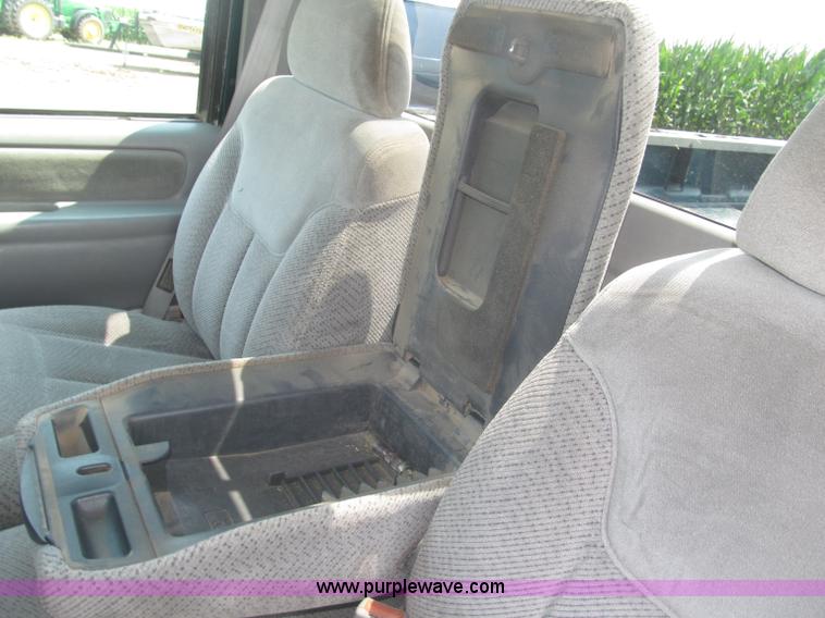 image for item F7078 1998 Chevrolet Silverado 3500 pickup truck