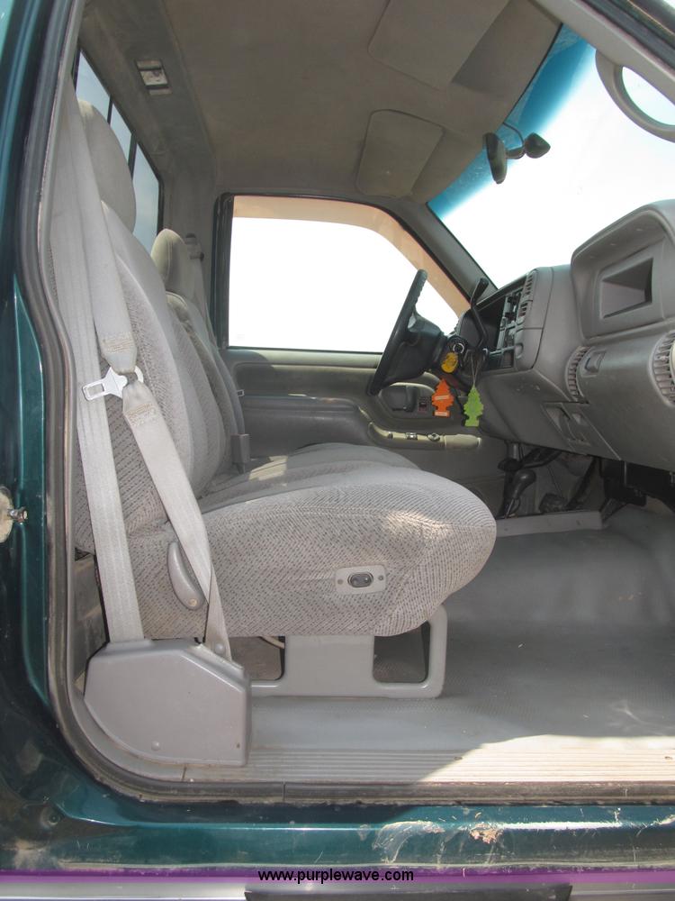 image for item F7078 1998 Chevrolet Silverado 3500 pickup truck