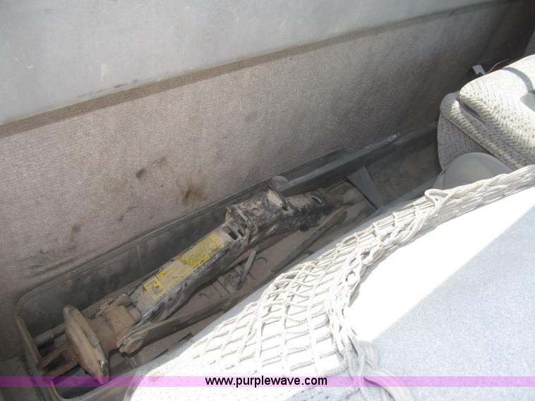 image for item F7078 1998 Chevrolet Silverado 3500 pickup truck