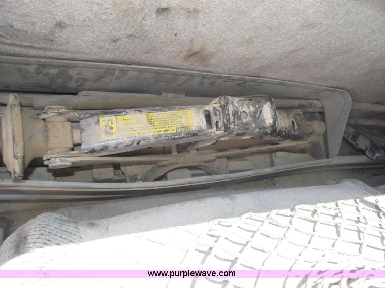 image for item F7078 1998 Chevrolet Silverado 3500 pickup truck