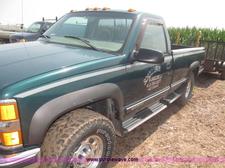 image for item F7078 1998 Chevrolet Silverado 3500 pickup truck