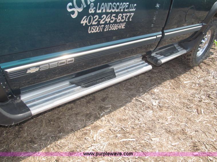 image for item F7078 1998 Chevrolet Silverado 3500 pickup truck