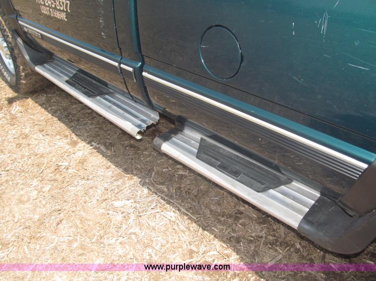 image for item F7078 1998 Chevrolet Silverado 3500 pickup truck