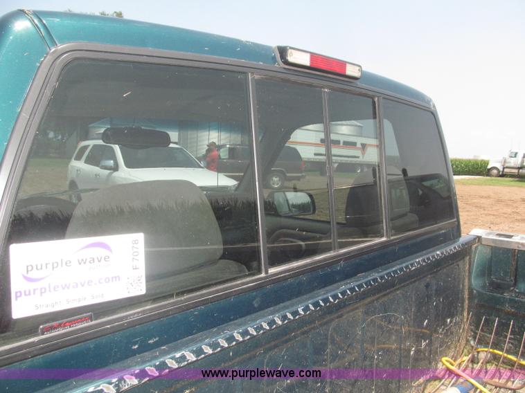 image for item F7078 1998 Chevrolet Silverado 3500 pickup truck