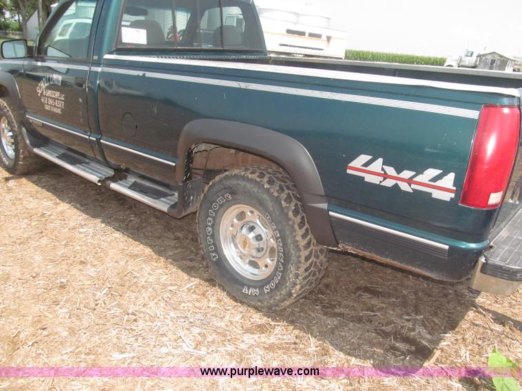 image for item F7078 1998 Chevrolet Silverado 3500 pickup truck