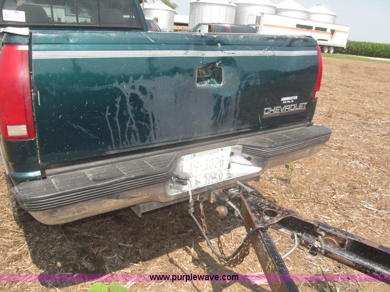 image for item F7078 1998 Chevrolet Silverado 3500 pickup truck