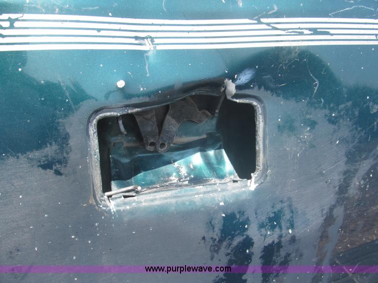 image for item F7078 1998 Chevrolet Silverado 3500 pickup truck