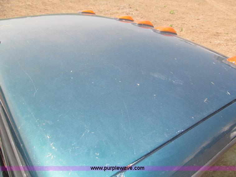 image for item F7078 1998 Chevrolet Silverado 3500 pickup truck