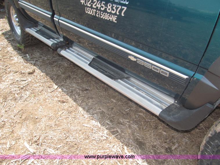 image for item F7078 1998 Chevrolet Silverado 3500 pickup truck