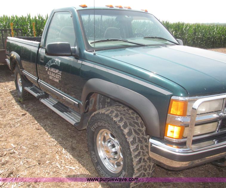 image for item F7078 1998 Chevrolet Silverado 3500 pickup truck