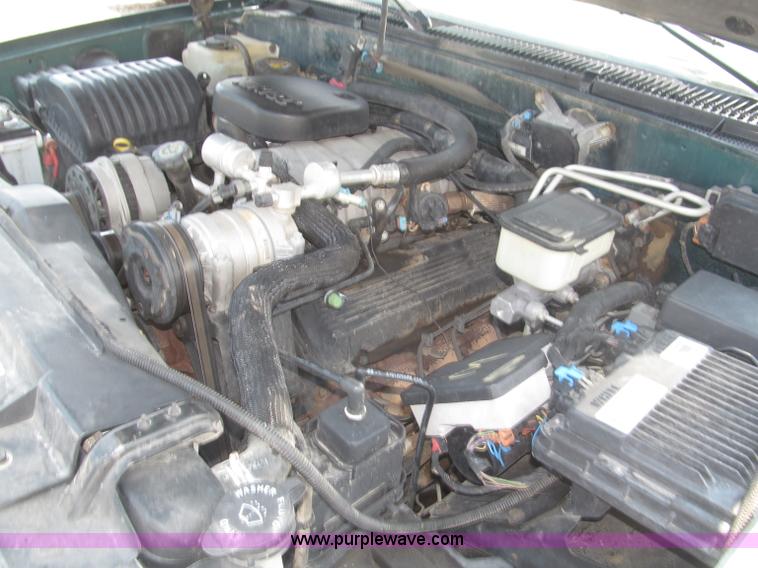 image for item F7078 1998 Chevrolet Silverado 3500 pickup truck
