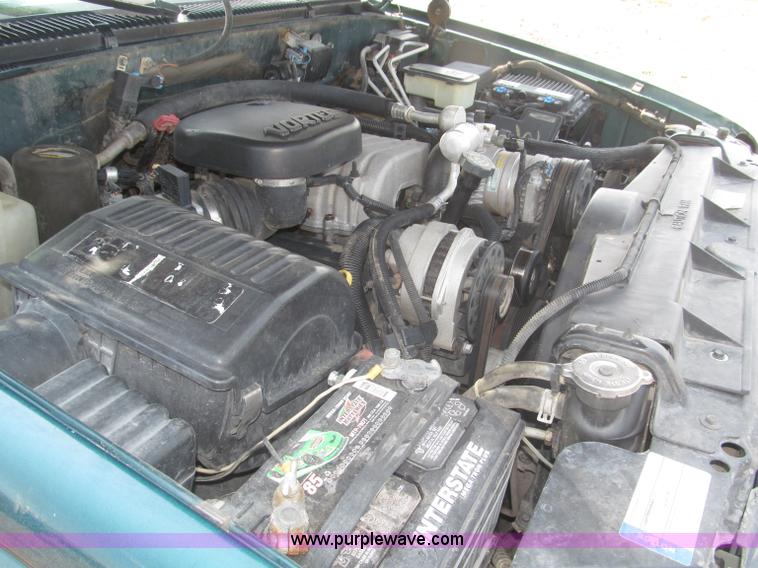 image for item F7078 1998 Chevrolet Silverado 3500 pickup truck