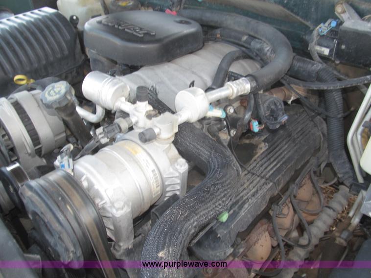 image for item F7078 1998 Chevrolet Silverado 3500 pickup truck