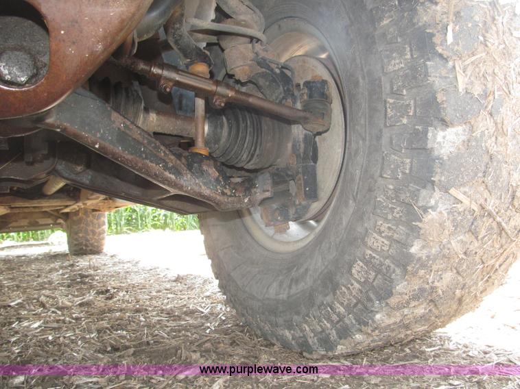 image for item F7078 1998 Chevrolet Silverado 3500 pickup truck