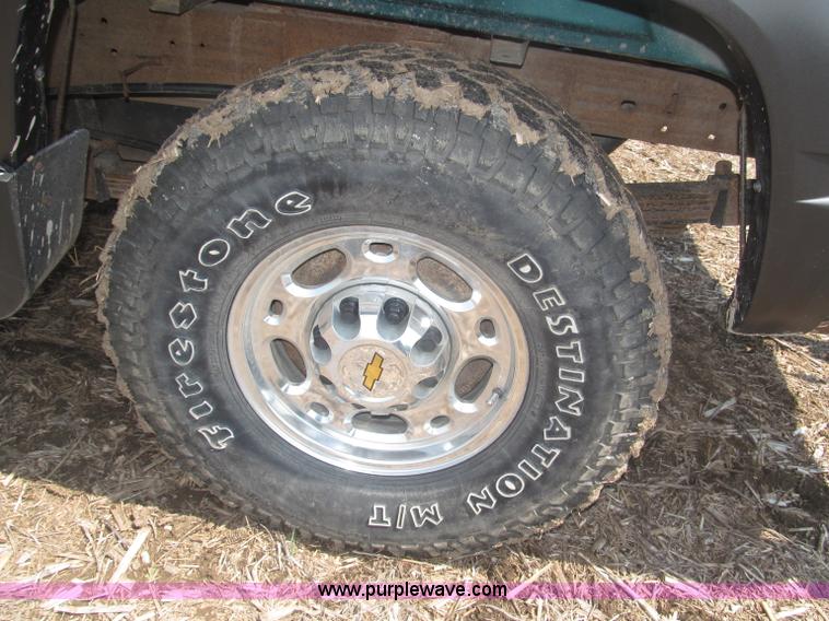 image for item F7078 1998 Chevrolet Silverado 3500 pickup truck