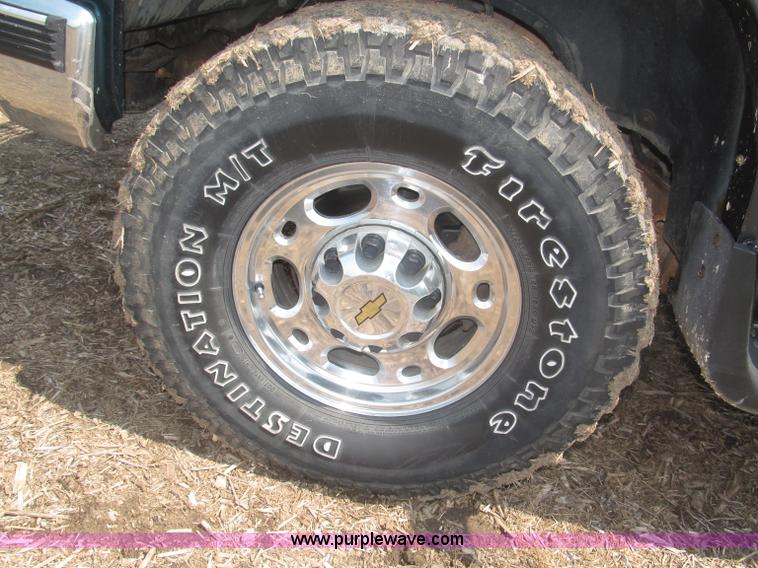 image for item F7078 1998 Chevrolet Silverado 3500 pickup truck