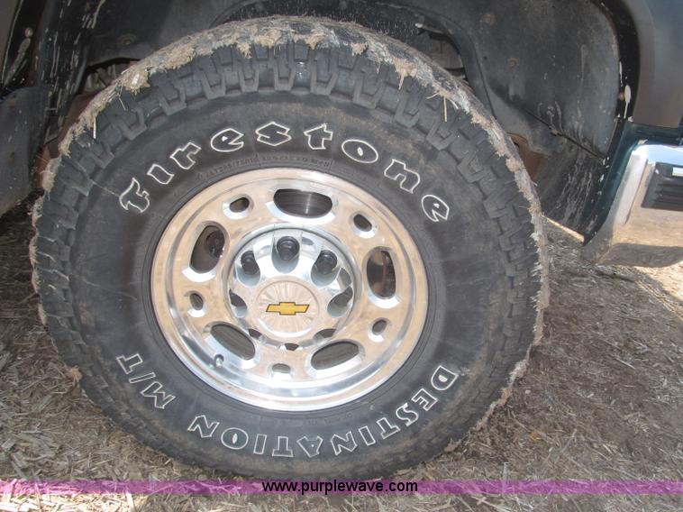 image for item F7078 1998 Chevrolet Silverado 3500 pickup truck