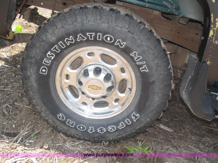 image for item F7078 1998 Chevrolet Silverado 3500 pickup truck