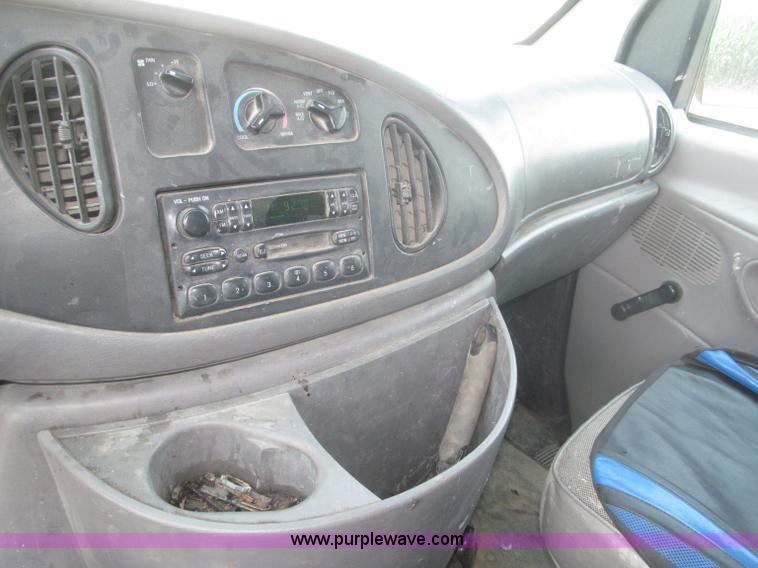 image for item F7080 1998 Ford Econoline E250 van