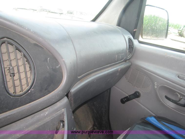 image for item F7080 1998 Ford Econoline E250 van