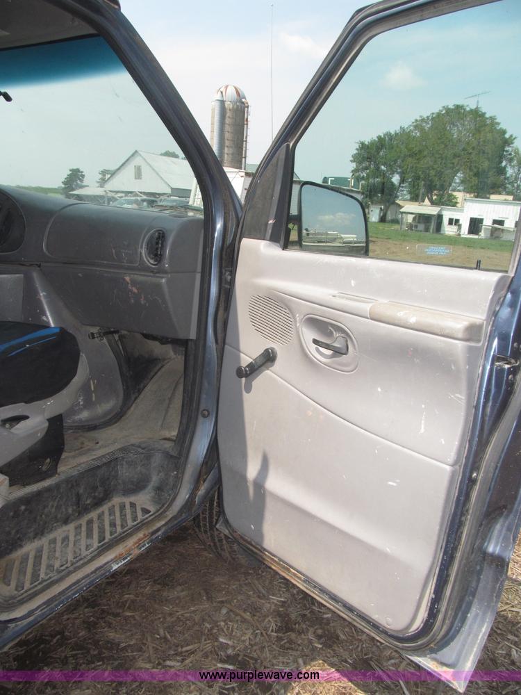 image for item F7080 1998 Ford Econoline E250 van