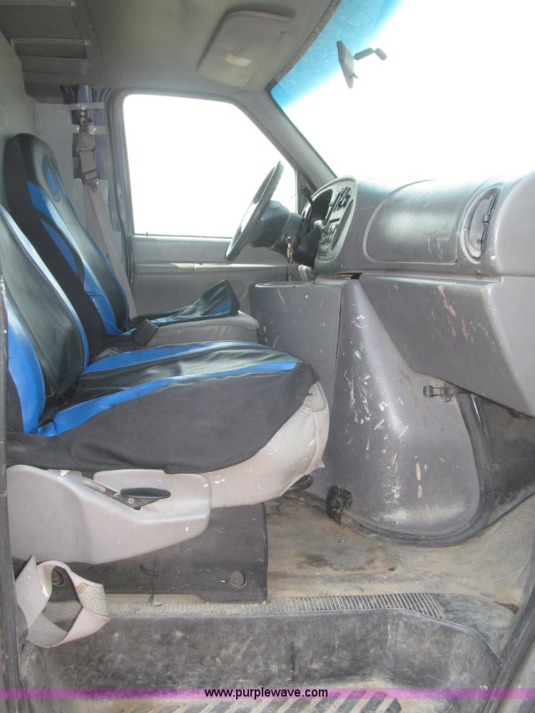 image for item F7080 1998 Ford Econoline E250 van